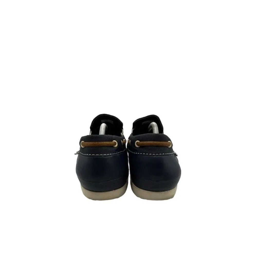 CROCS beach line